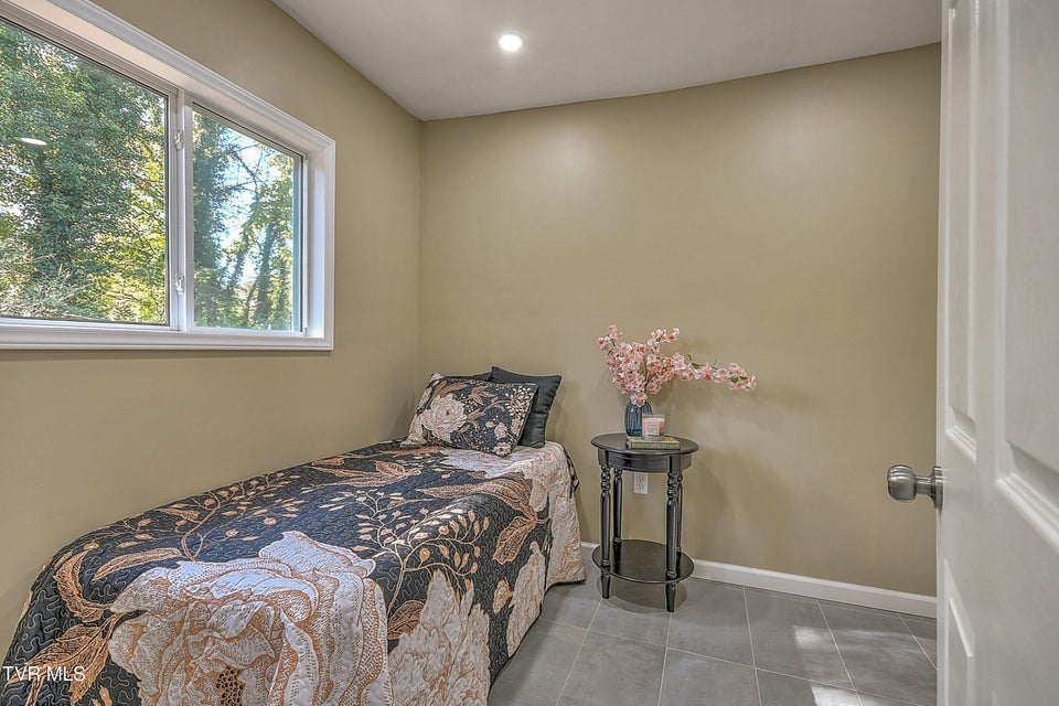 Photo #23: 2228 Bay Street