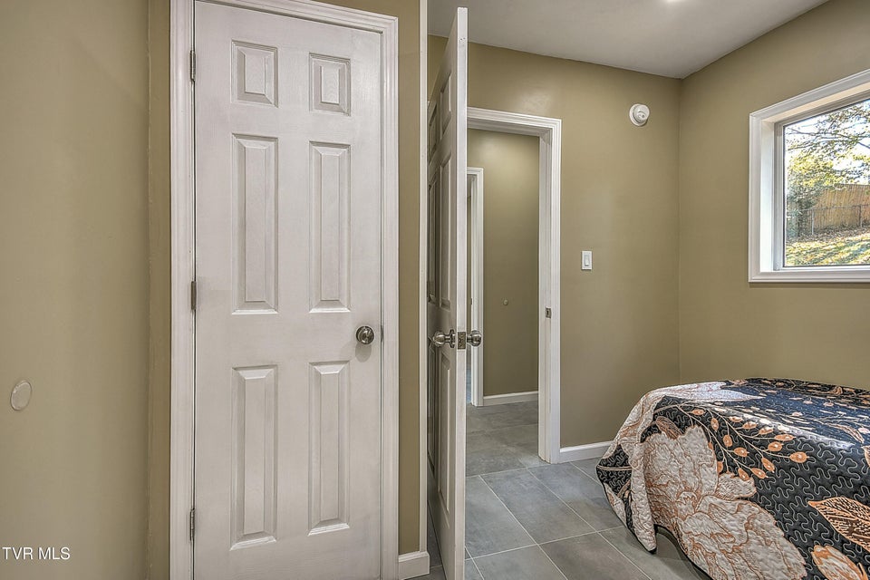 Photo #24: 2228 Bay Street