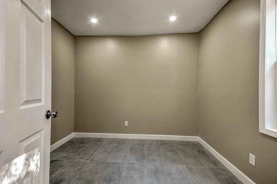 Photo #29: 2228 Bay Street