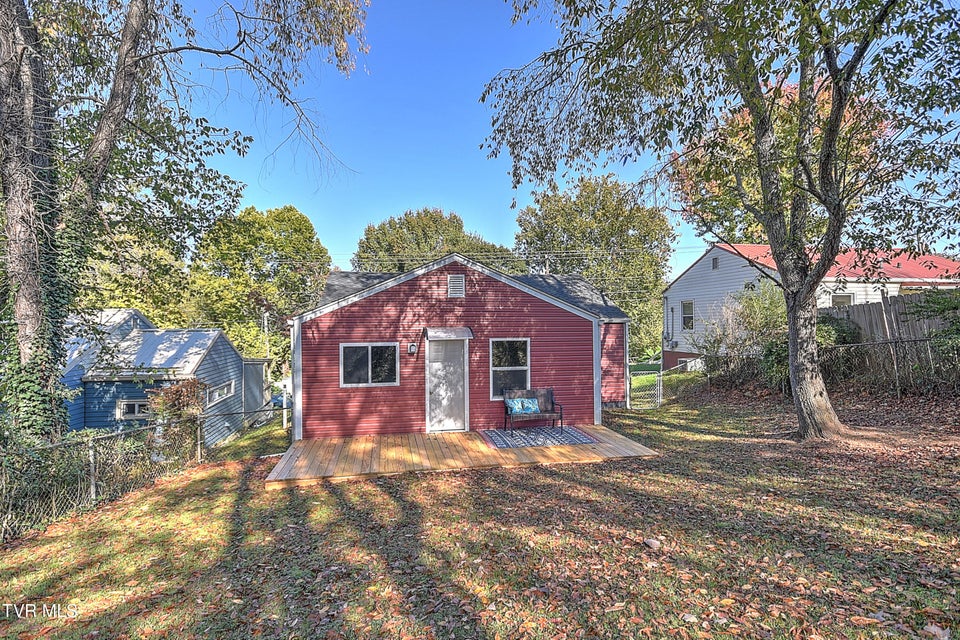 Photo #34: 2228 Bay Street