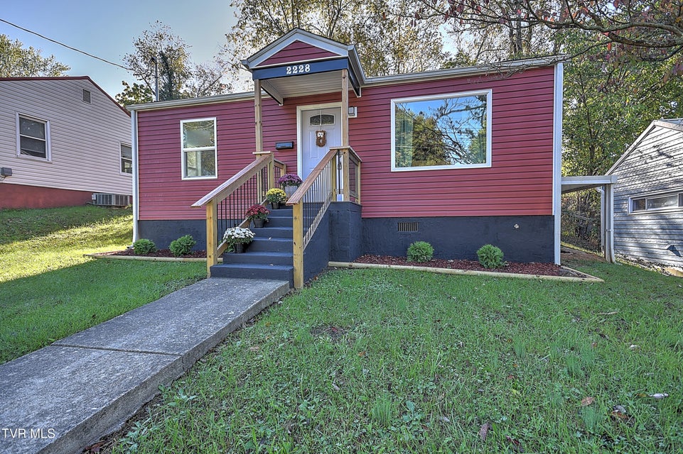 Photo #2: 2228 Bay Street