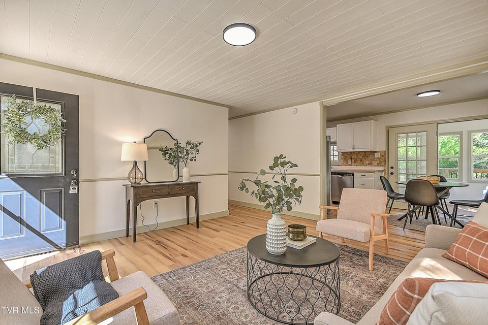 Photo #10: 163 Pendleton Road