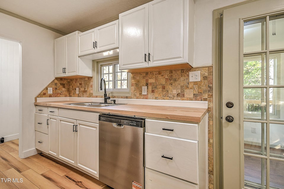 Photo #22: 163 Pendleton Road