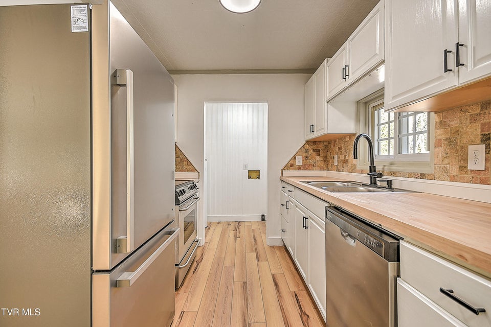 Photo #23: 163 Pendleton Road