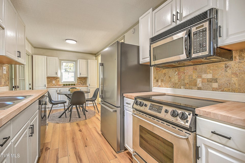 Photo #25: 163 Pendleton Road