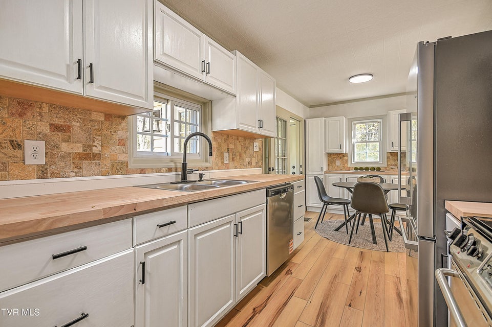 Photo #26: 163 Pendleton Road