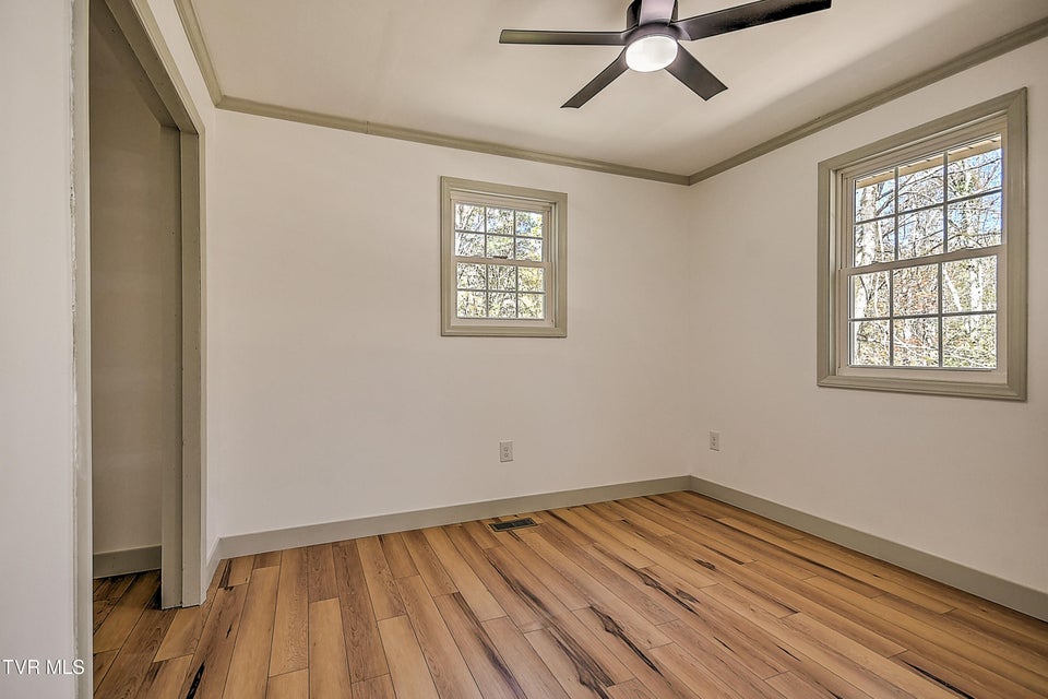 Photo #31: 163 Pendleton Road