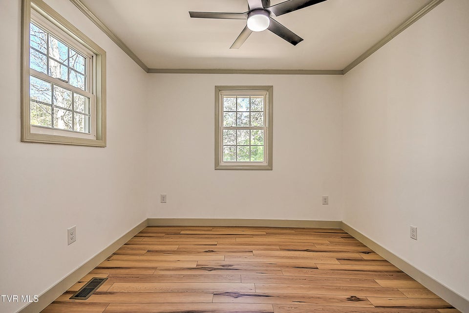 Photo #32: 163 Pendleton Road