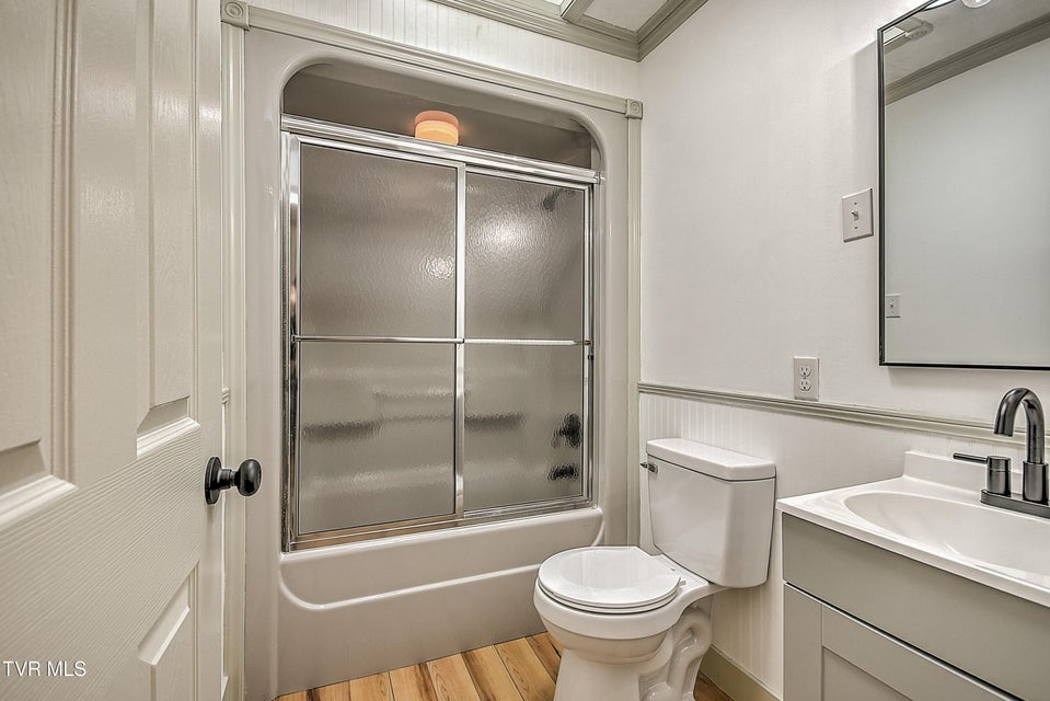 Photo #36: 163 Pendleton Road