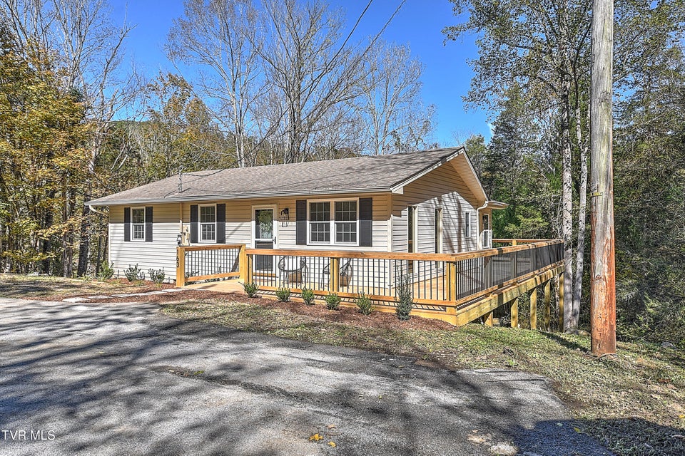 Photo #51: 163 Pendleton Road