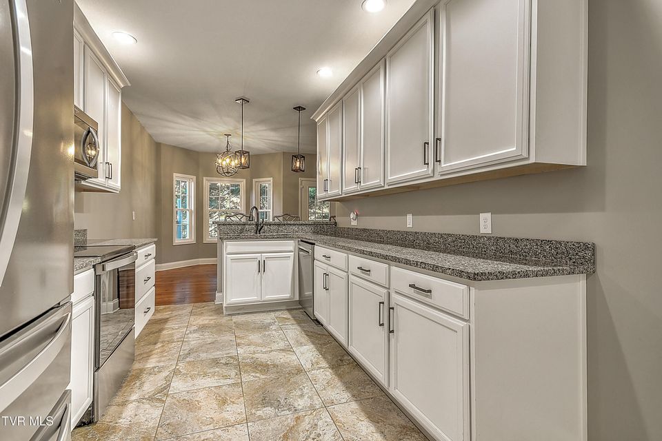 Photo #9: 249 Oak View Circle