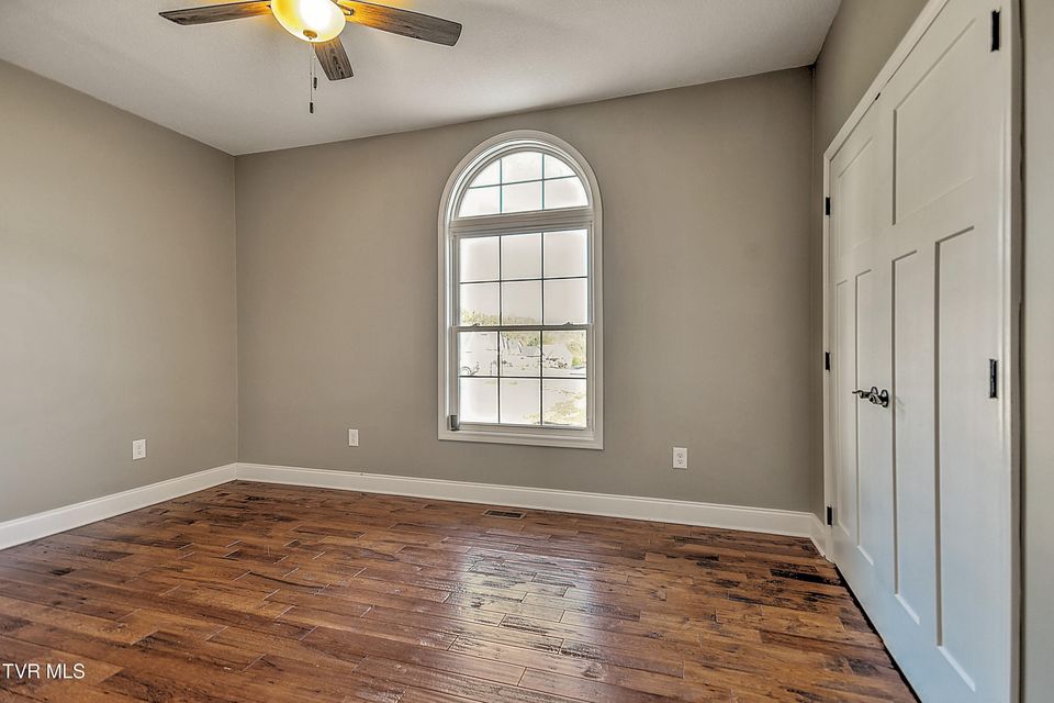 Photo #38: 249 Oak View Circle