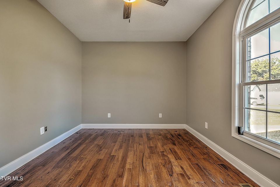 Photo #39: 249 Oak View Circle