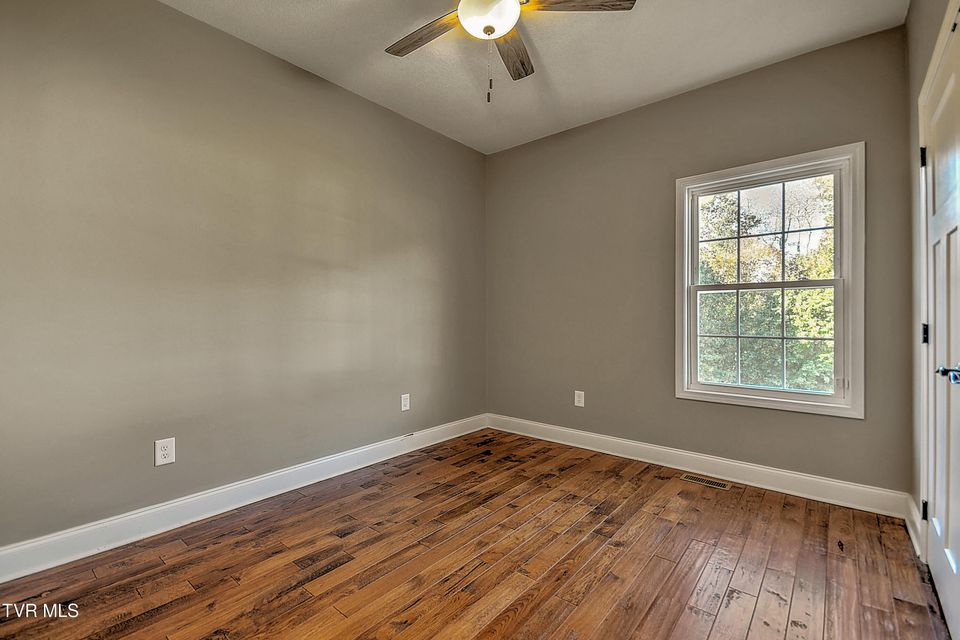 Photo #43: 249 Oak View Circle