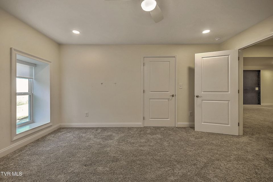Photo #52: 249 Oak View Circle