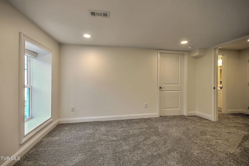 Photo #57: 249 Oak View Circle
