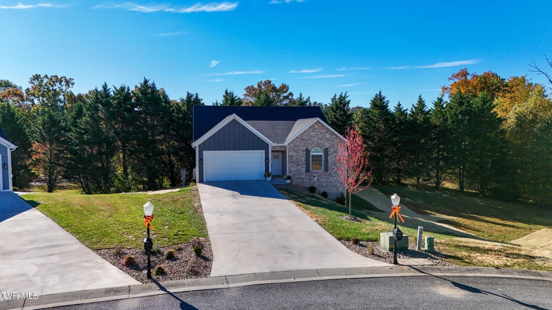 Photo #3: 249 Oak View Circle