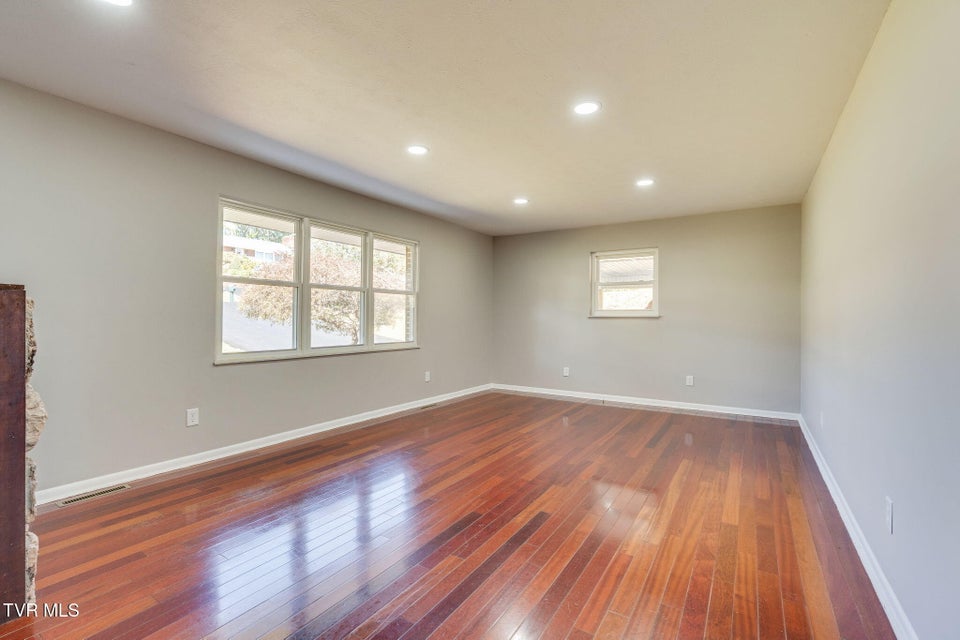 Photo #5: 514 Spruce Street