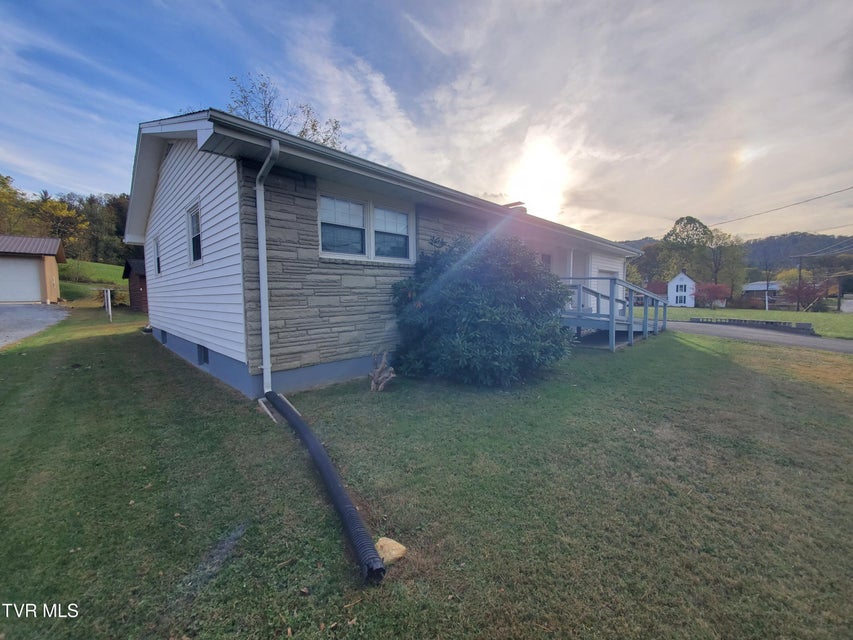 Photo #68: 512 Cloudland Drive