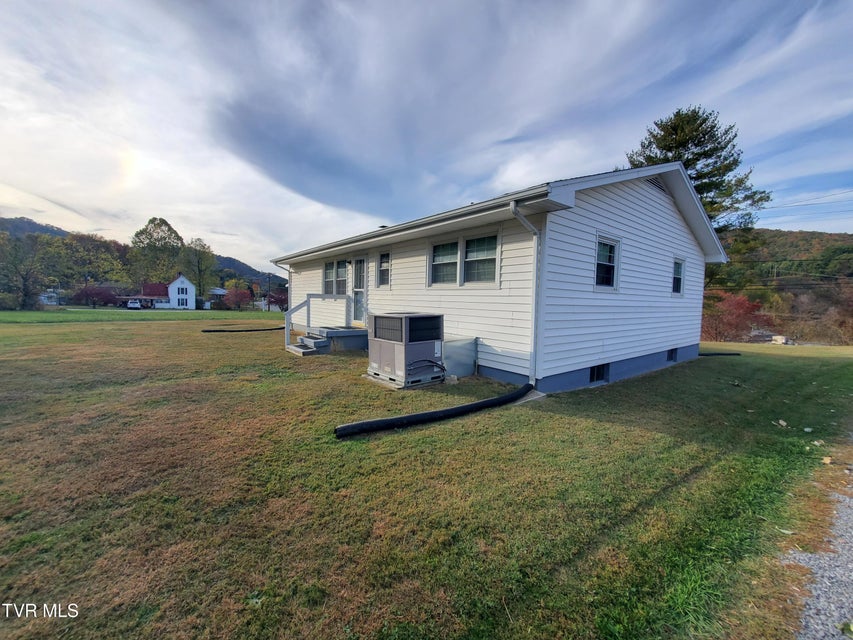 Photo #63: 512 Cloudland Drive