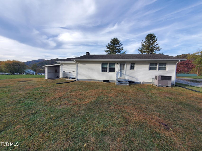 Photo #64: 512 Cloudland Drive
