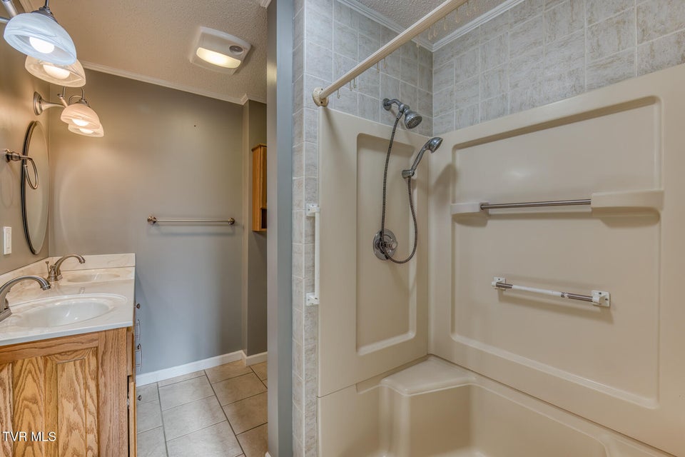 Photo #34: 1735 Charlotte Drive