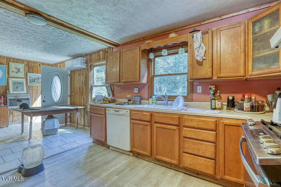 Photo #10: 385 Sulphur Springs Road