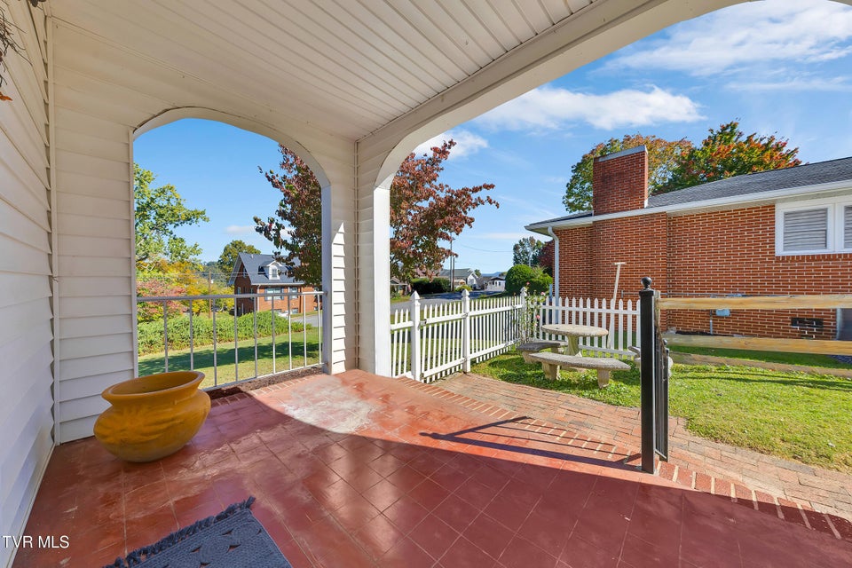 Photo #4: 304 H Street