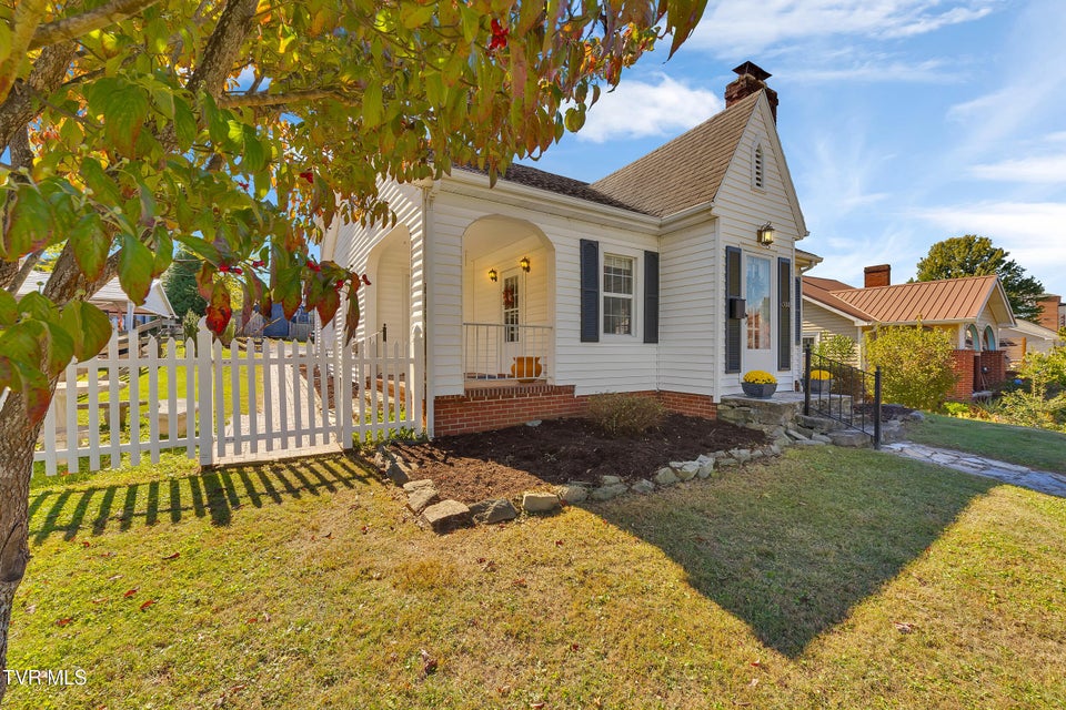 Photo #3: 304 H Street