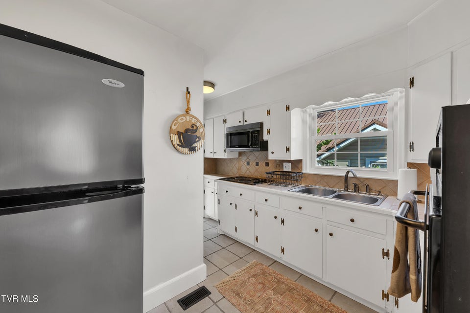 Photo #15: 304 H Street