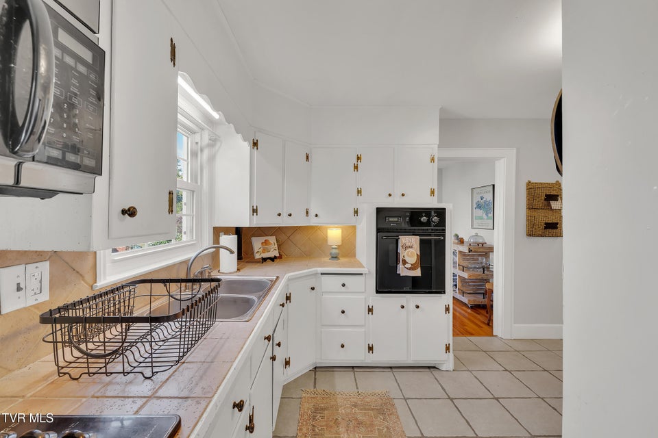 Photo #13: 304 H Street