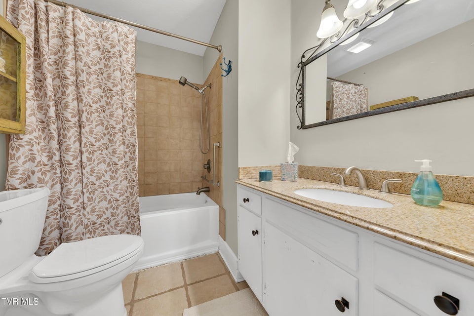 Photo #31: 304 H Street