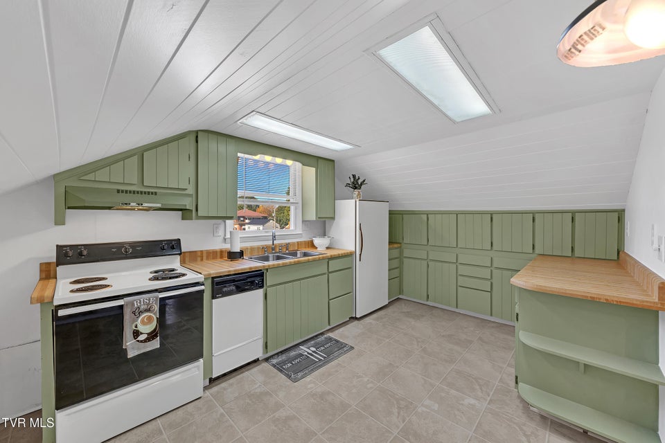 Photo #24: 304 H Street