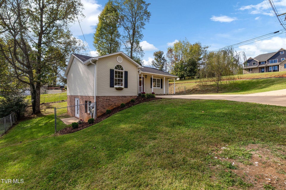 Photo #2: 140 Tracy Street