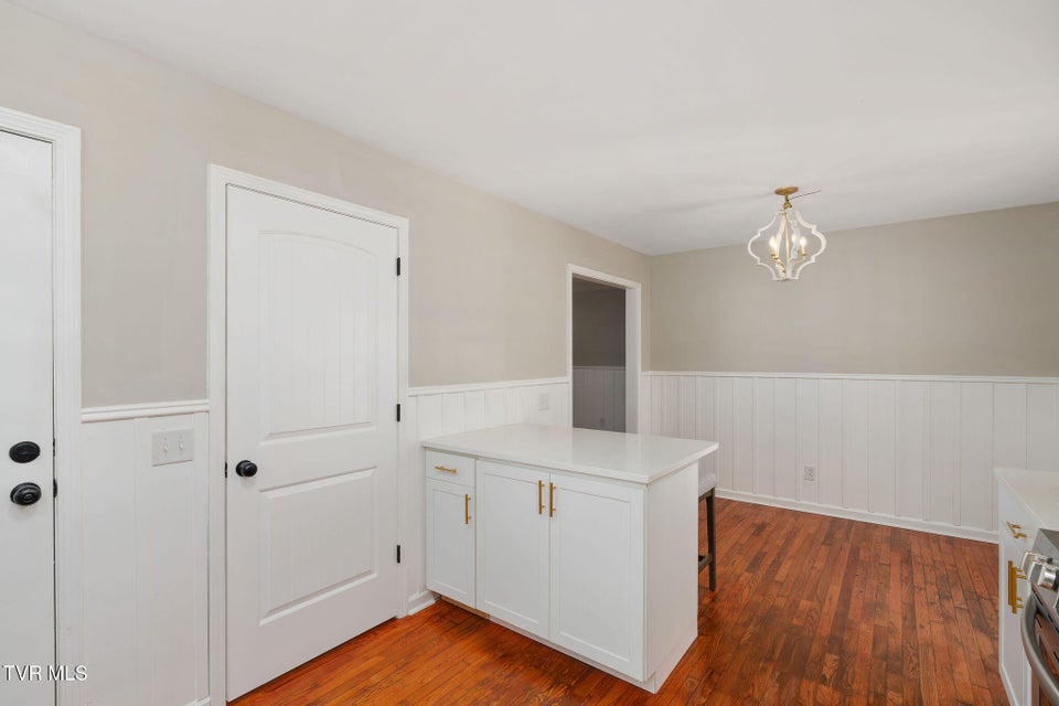 Photo #11: 140 Tracy Street