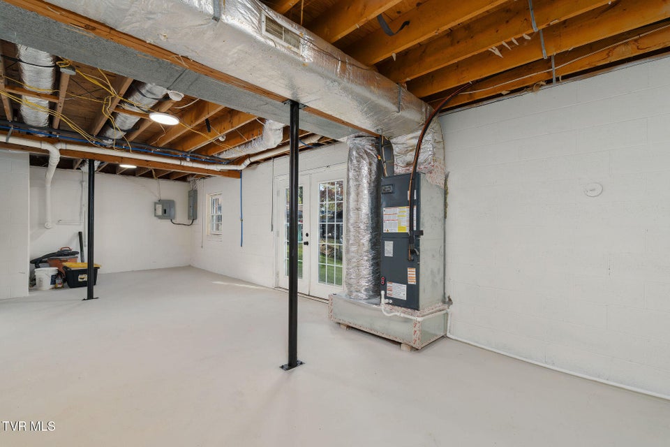 Photo #22: 140 Tracy Street