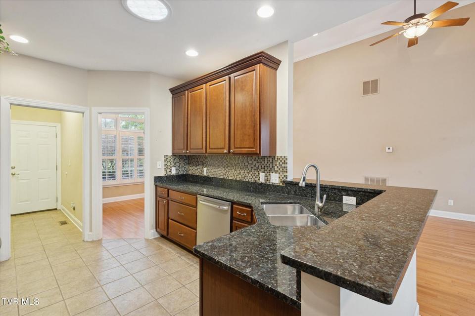 Photo #9: 7 Alta Tree Court