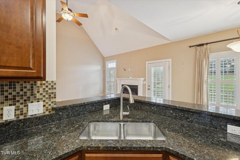 Photo #12: 7 Alta Tree Court