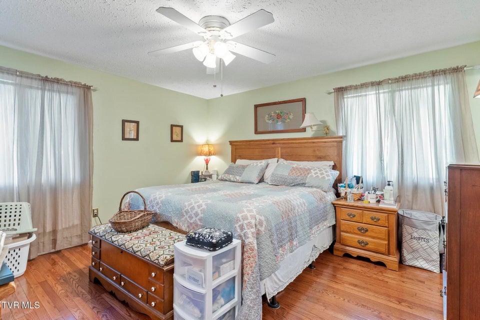 Photo #35: 1511 Mountain View Avenue