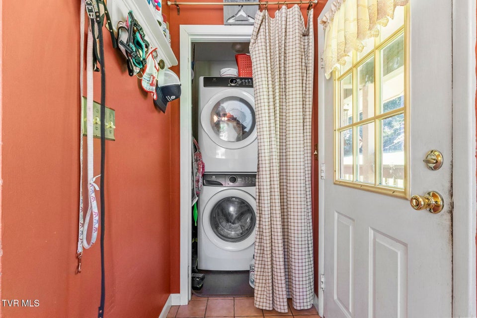 Photo #45: 1511 Mountain View Avenue