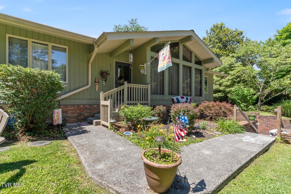 Photo #56: 1511 Mountain View Avenue