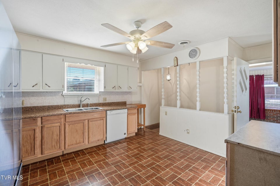 Photo #19: 4812 Carters Valley Road