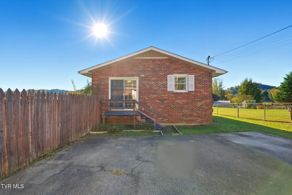 Photo #39: 4812 Carters Valley Road