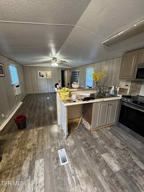 Photo #32: 354 Deck Valley Road