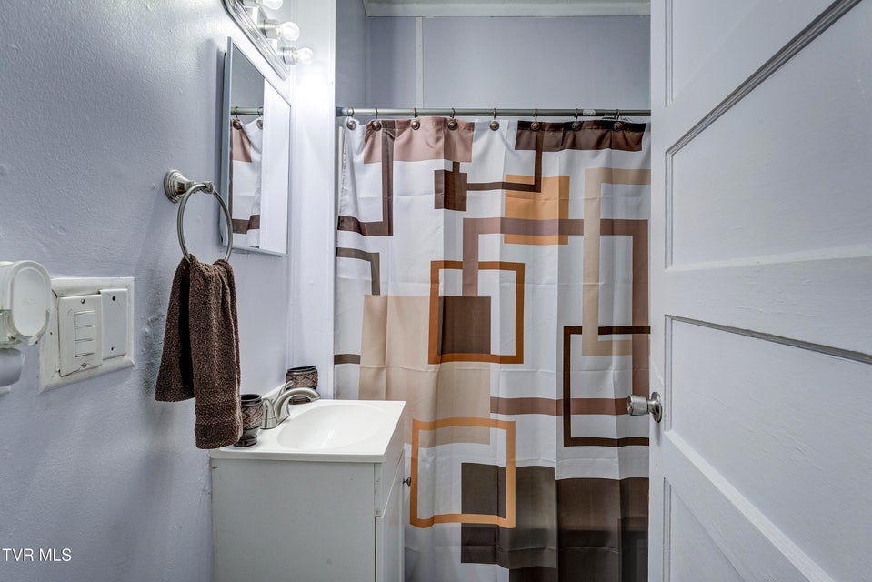 Photo #13: 1678 Echo Court