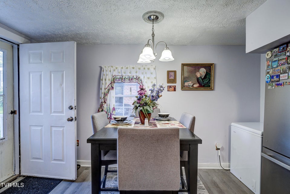 Photo #16: 1678 Echo Court