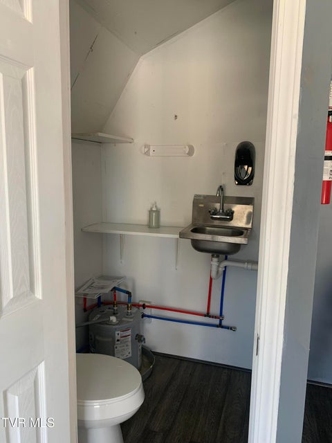 Photo #11: 4987 Bluff City Highway