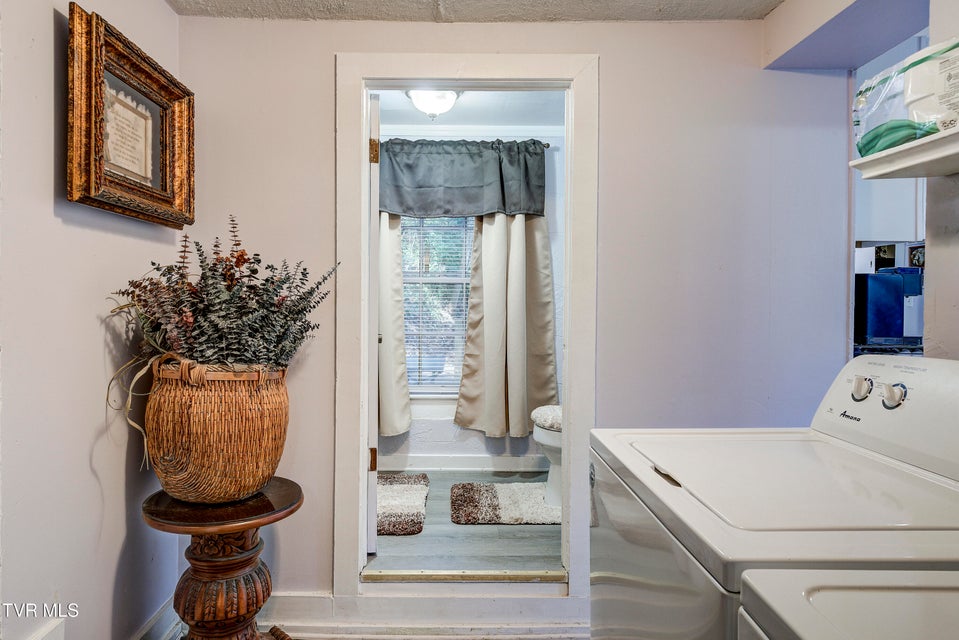 Photo #20: 1678 Echo Court