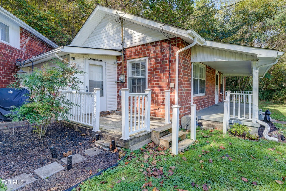 Photo #4: 1678 Echo Court