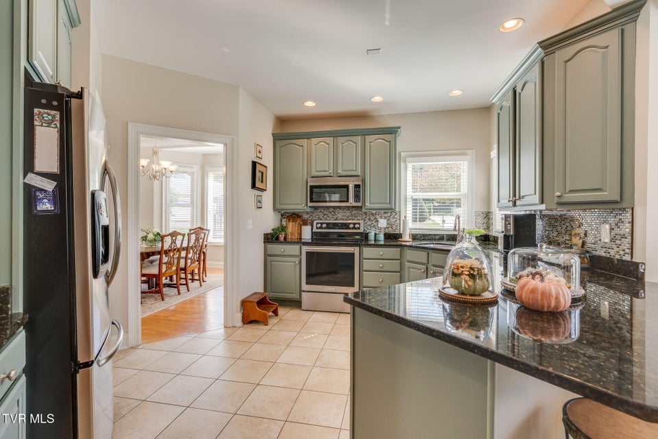 Photo #10: 507 Oliver Approach 